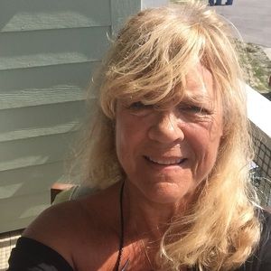 Meet your Posher, Deborah